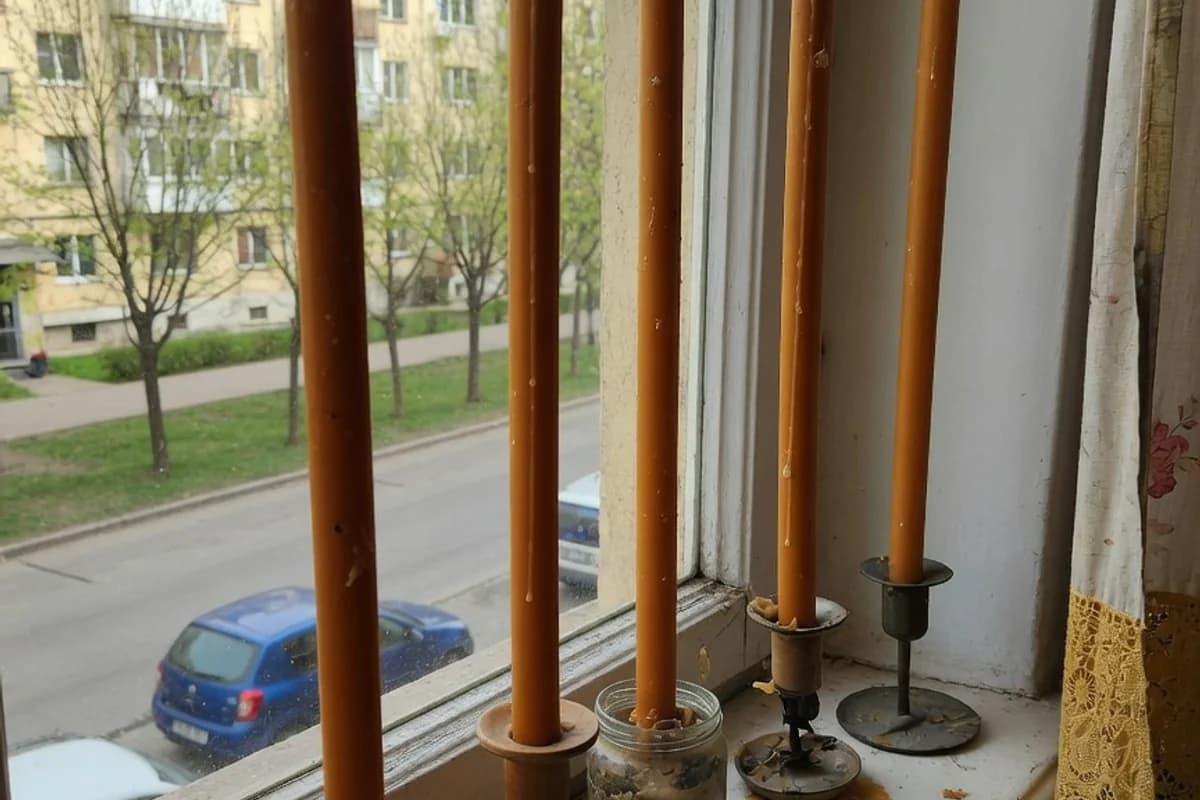 Lumânări de priveghi din ceară naturală, grupate, Sectorul 6, București